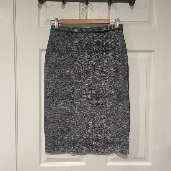 Lululemon Twice as Nice Reversible Pencil Skirt Sz6 - Picture 5 of 11